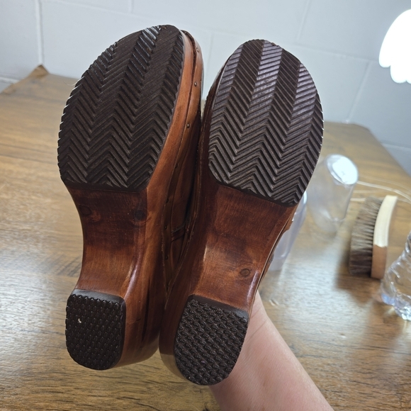 Vtg 1970s Fanfares Brown Leather Wooden Clogs - Picture 3 of 11